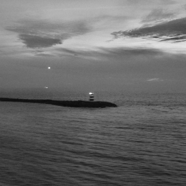 DAKOTA SUITE/VAMPILLIA The Sea Is Never Full